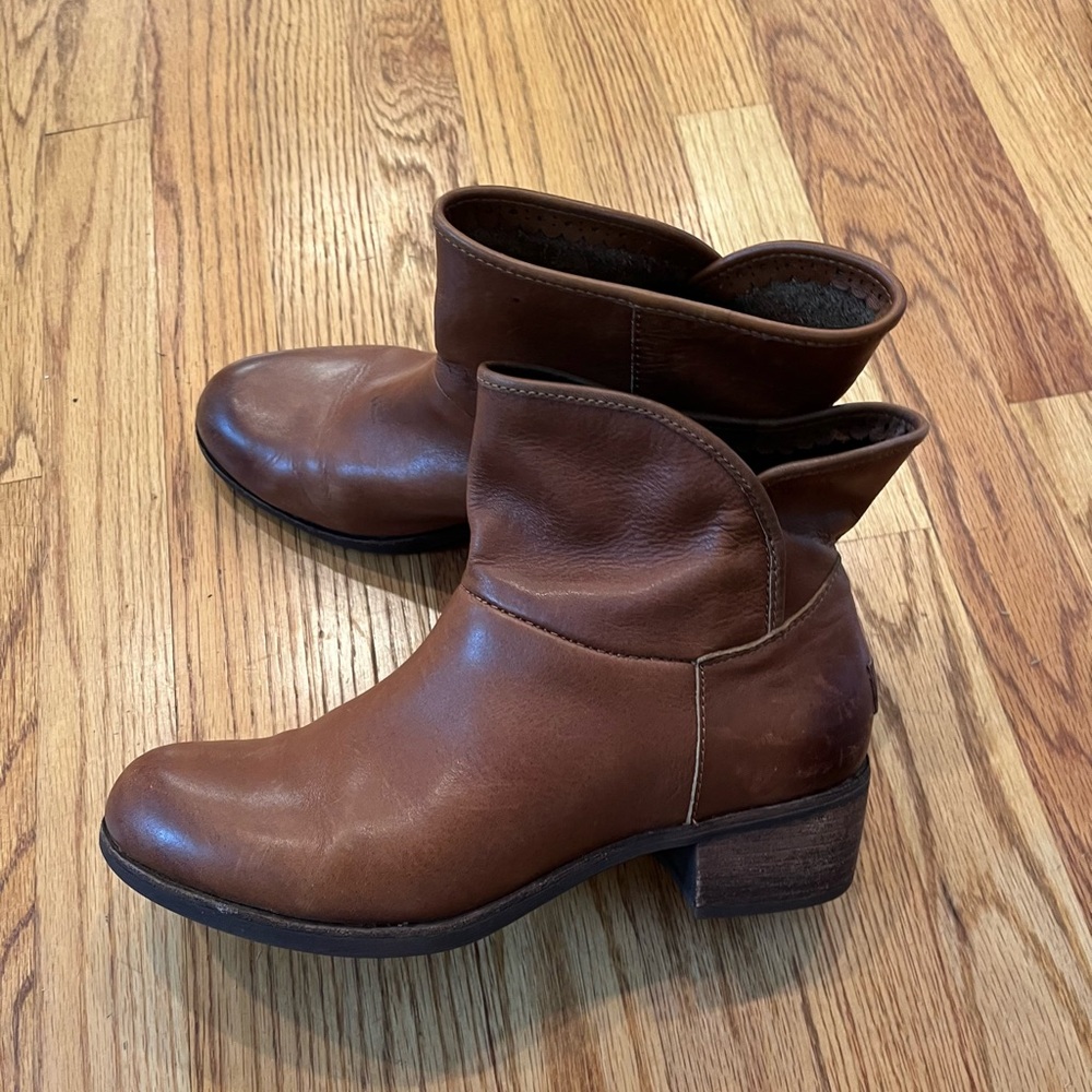 UGG Chestnut Ankle Booties